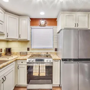 Apartment Welcome To Your Beachside Escape!, Hilton Head Island
